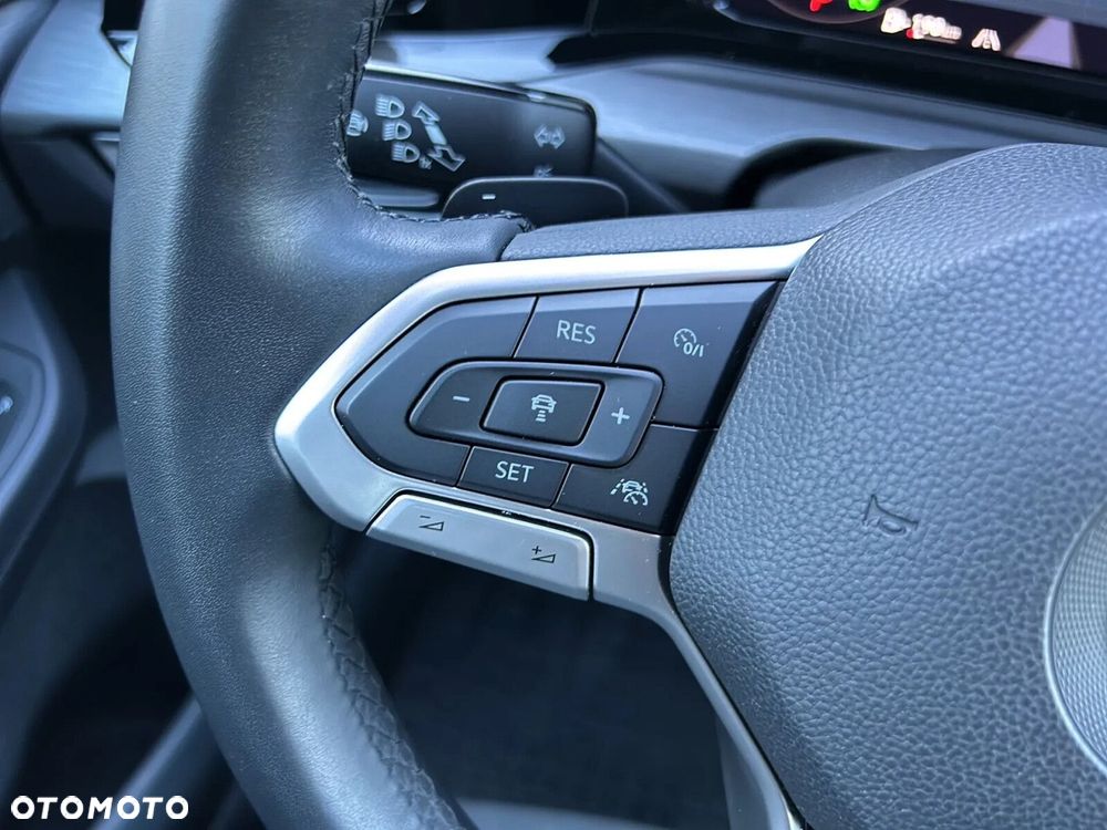 Volkswagen Golf - 23