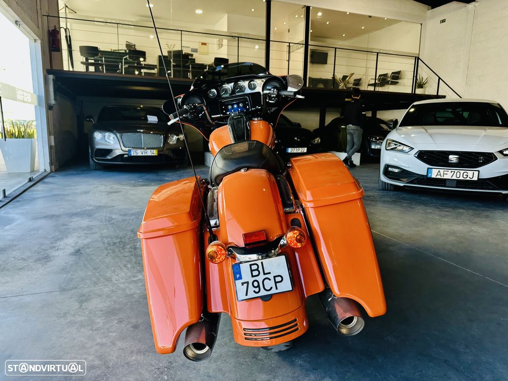 Harley-Davidson FLHXS Street Glide Special - 4
