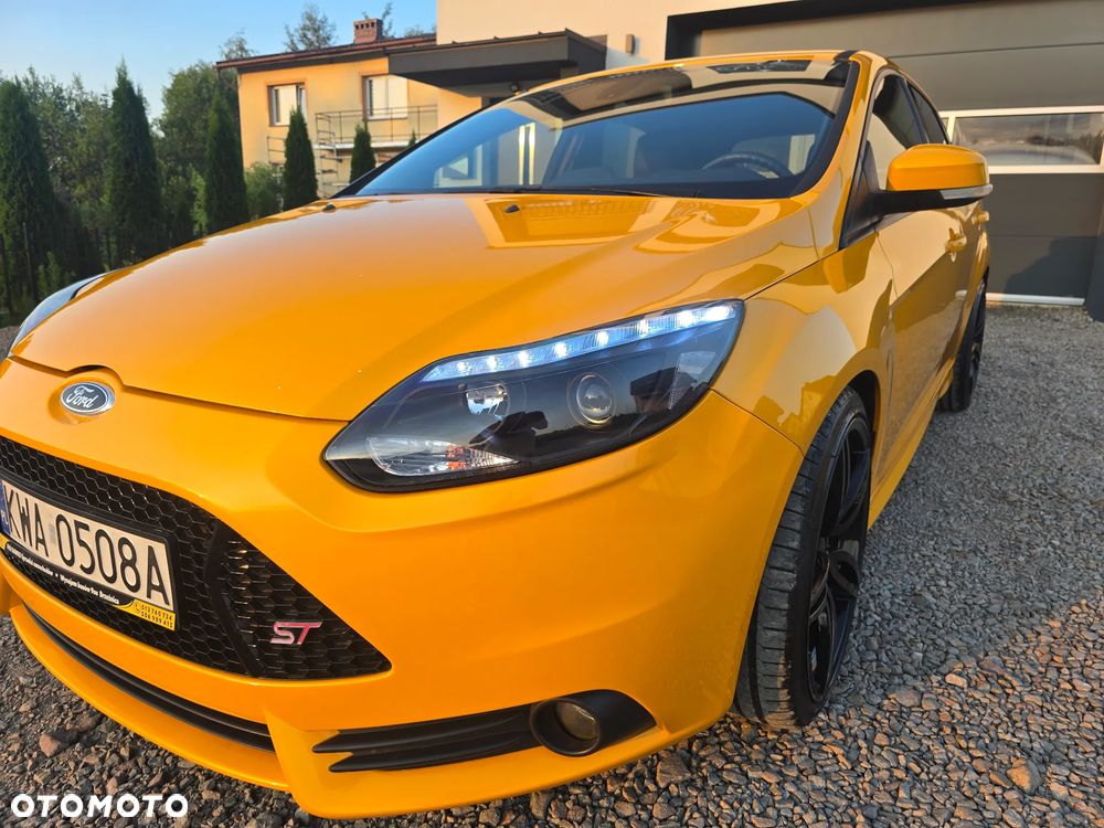 Ford Focus 2.0 EcoBoost ST - 13