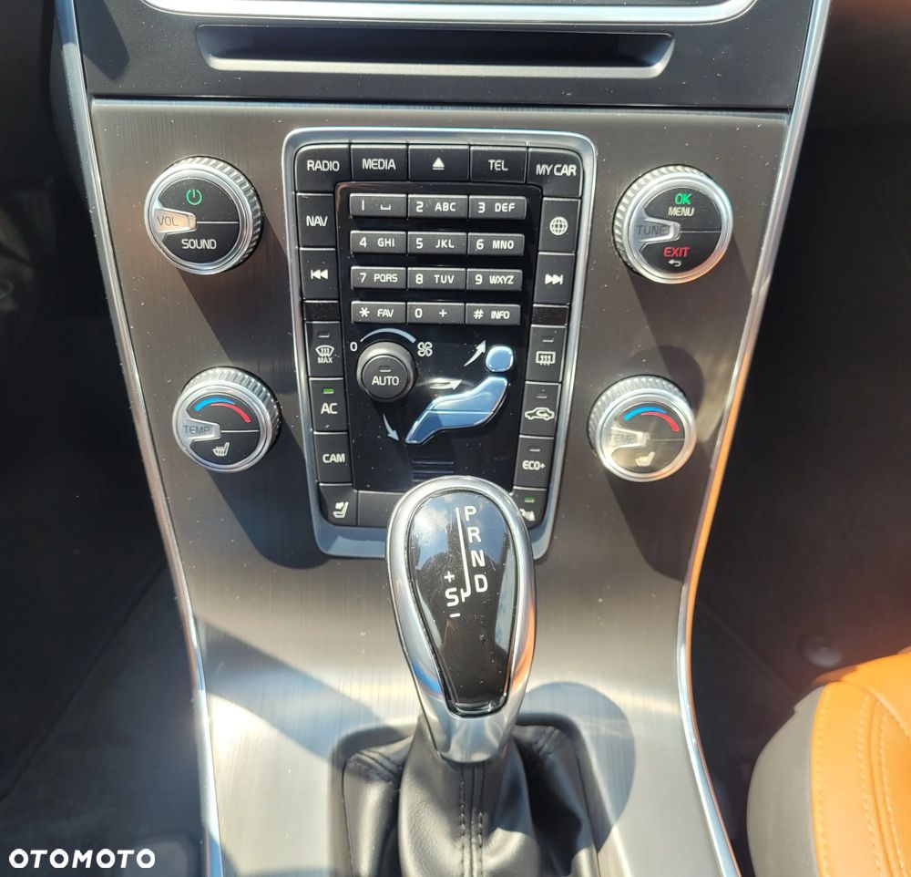 Volvo V60 D4 Geartronic Summum - 10