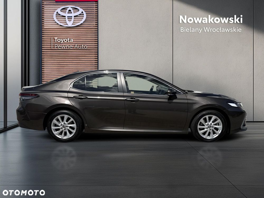Toyota Camry 2.5 Hybrid Comfort CVT - 27