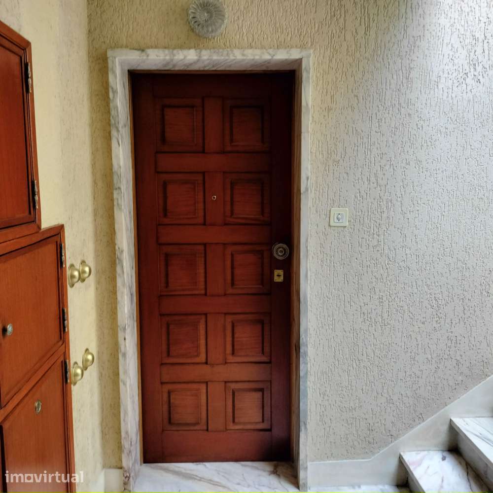 T3 - Arrendo/Vendo (415 000€) 3º andar sem elevador-Borel/Amadora - Grande imagem: 4/9