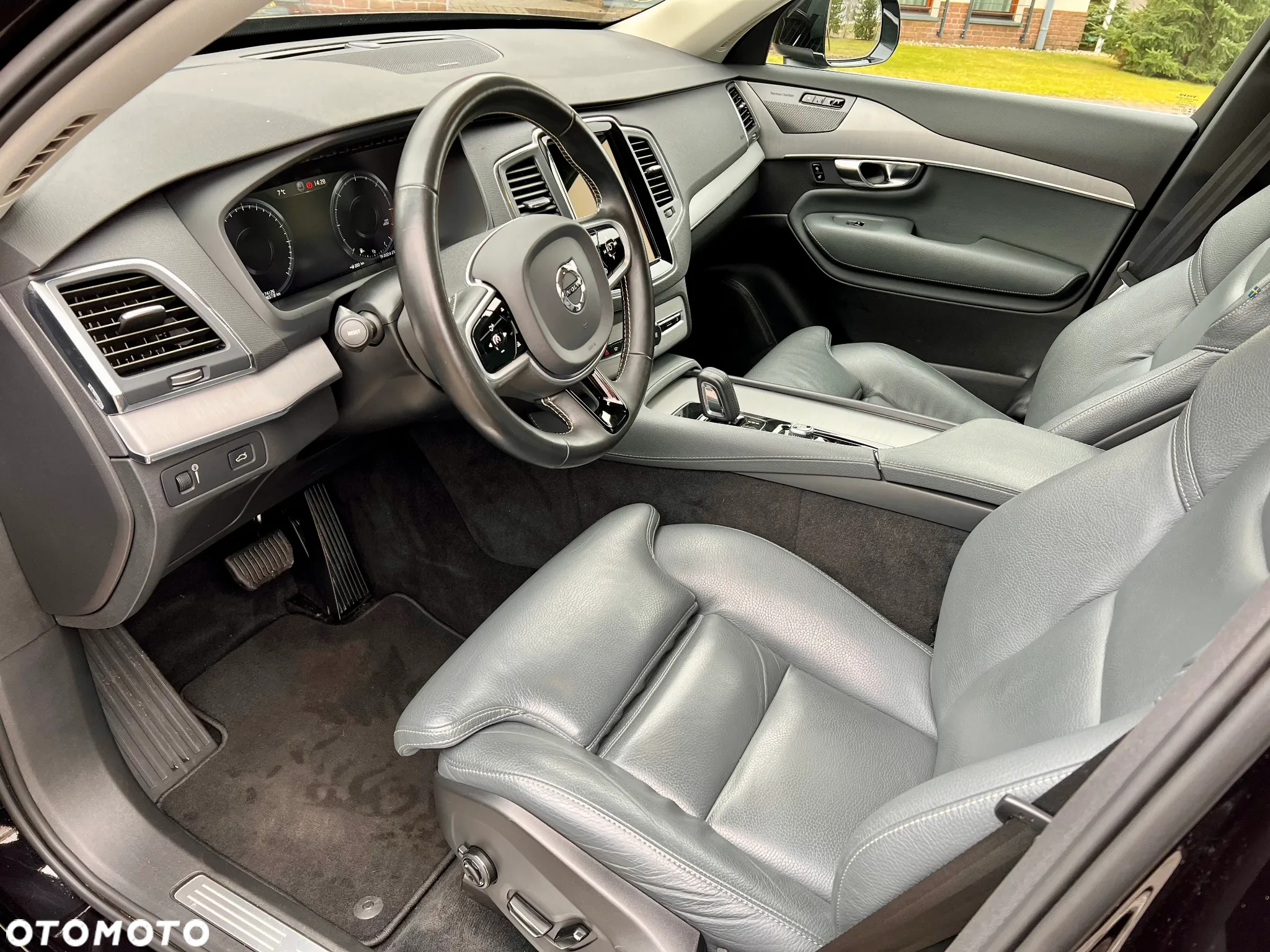 Volvo XC 90 B5 D AWD Geartronic Momentum - 29