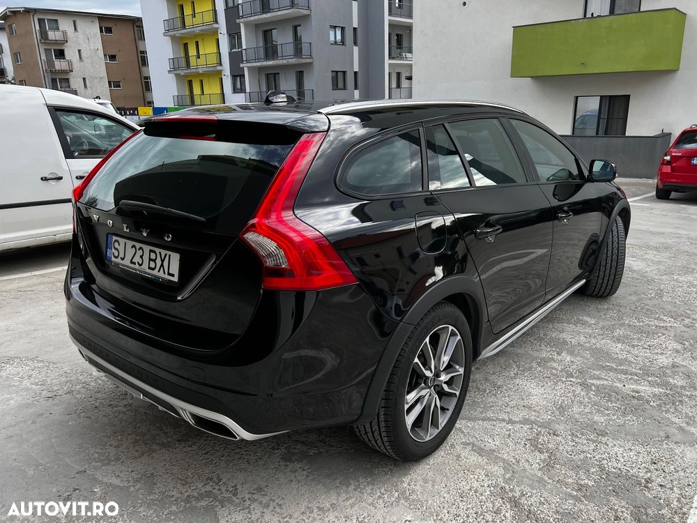 Volvo V60 Cross Country D3 Geartronic Summum - 4