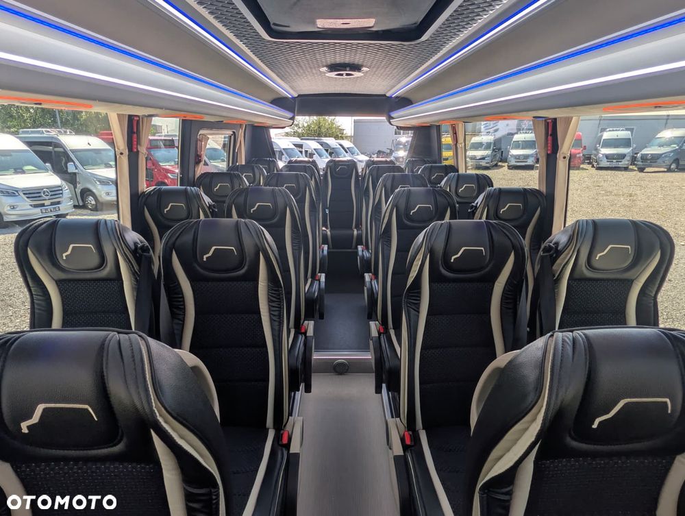 Mercedes-Benz Sprinter 519 - 24