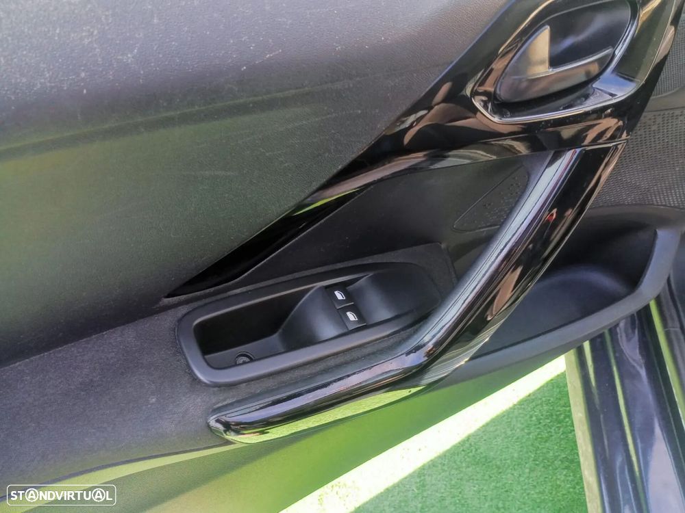 Peugeot 208 PureTech 82 Winter Edition - 10