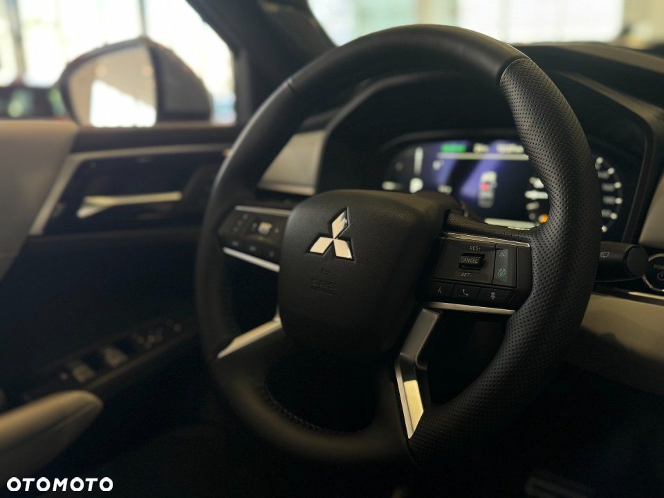 Mitsubishi Outlander - 17