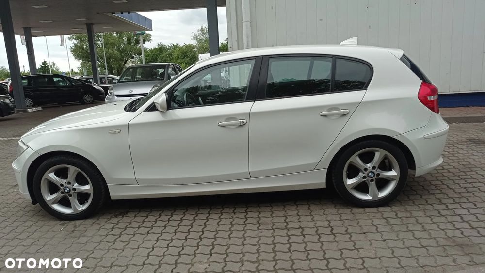 BMW Seria 1 116i - 24