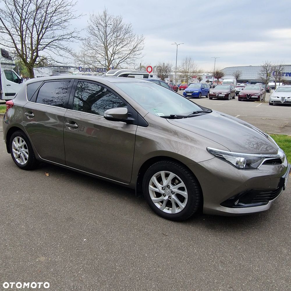 Toyota Auris 1.6 Premium - 7