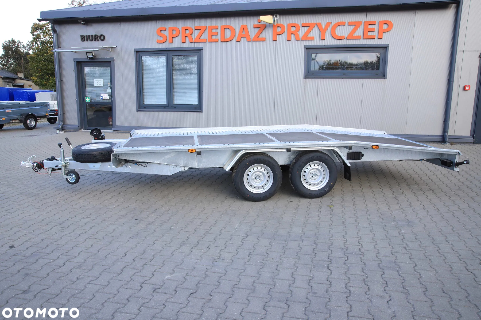 Niewiadów JUPITER 4,5 X 2 + sklejka  DMC 2700 kg Koła 14C - 6