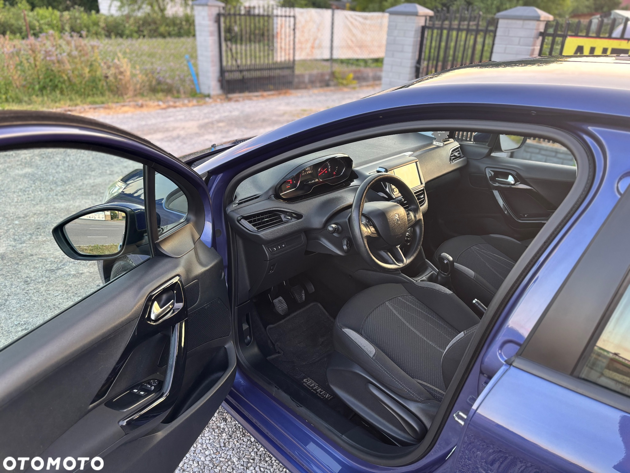 Peugeot 208 - 6