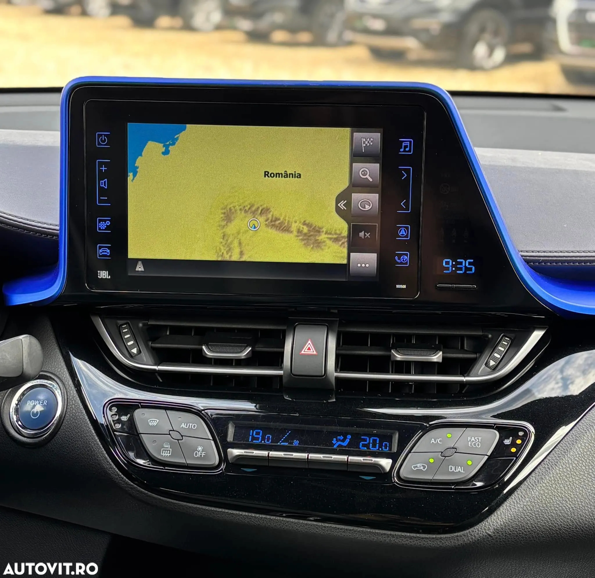Toyota C-HR Hybrid Lounge - 6