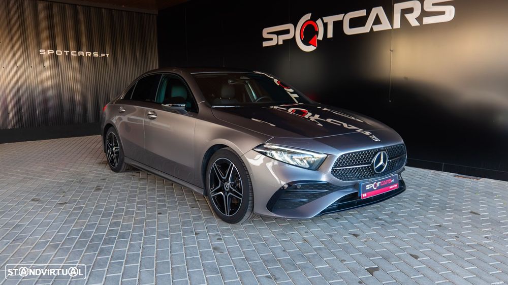 Mercedes-Benz A 200 Limousine AMG Line Aut. - 3