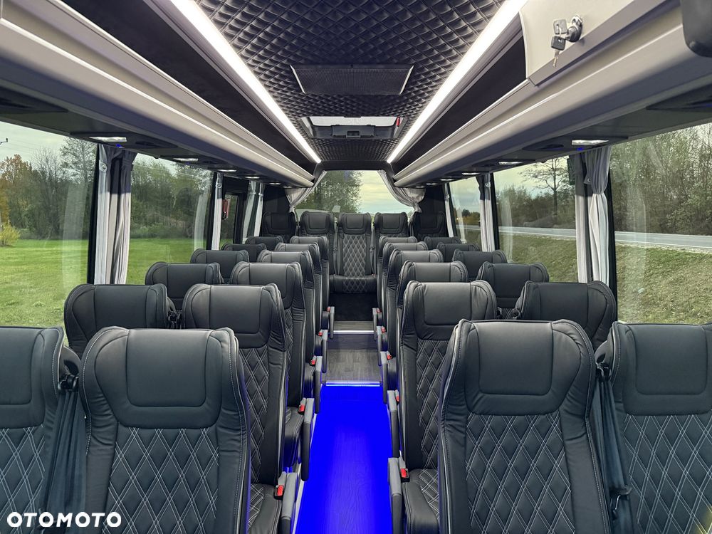 Mercedes-Benz Sprinter 519 - 21