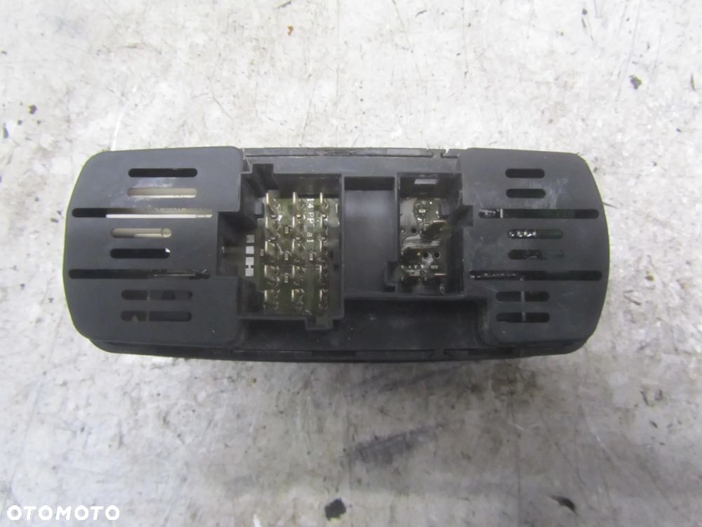 Mercedes Actros panel sterowania szyb A0045452713 - 3