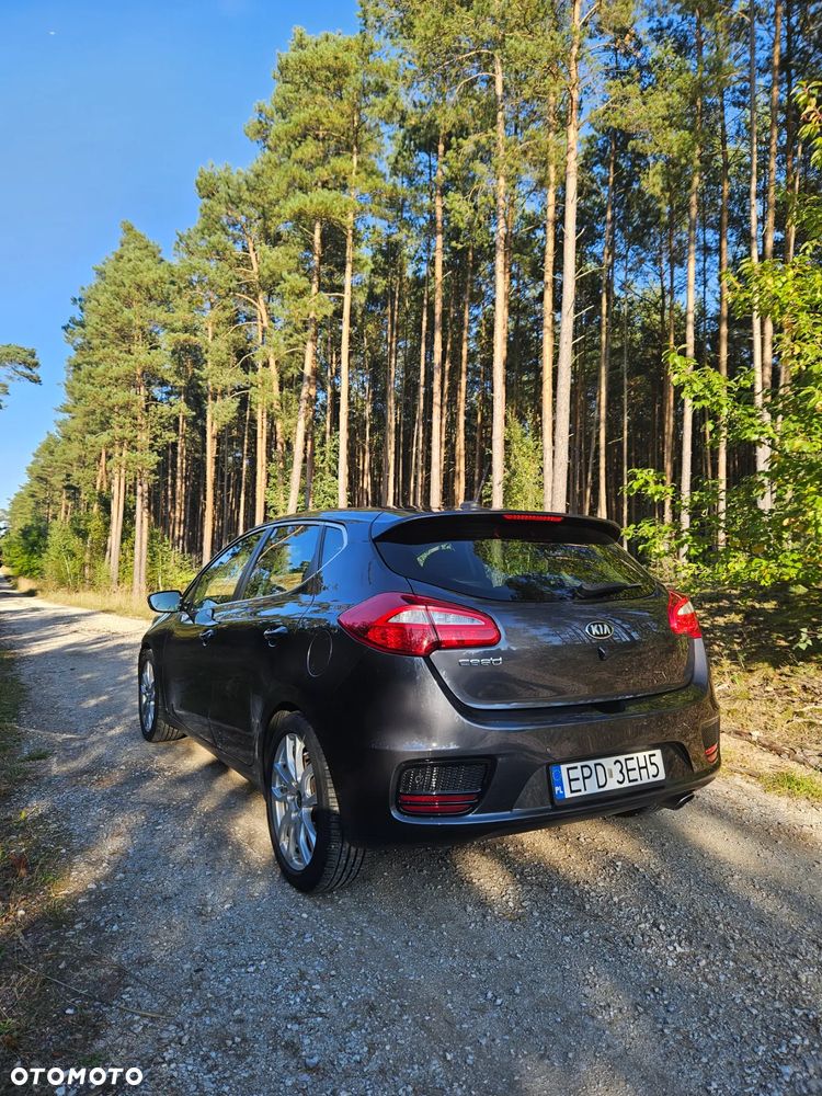 Kia Ceed Cee'd 1.6 CRDi GT Line DCT - 4
