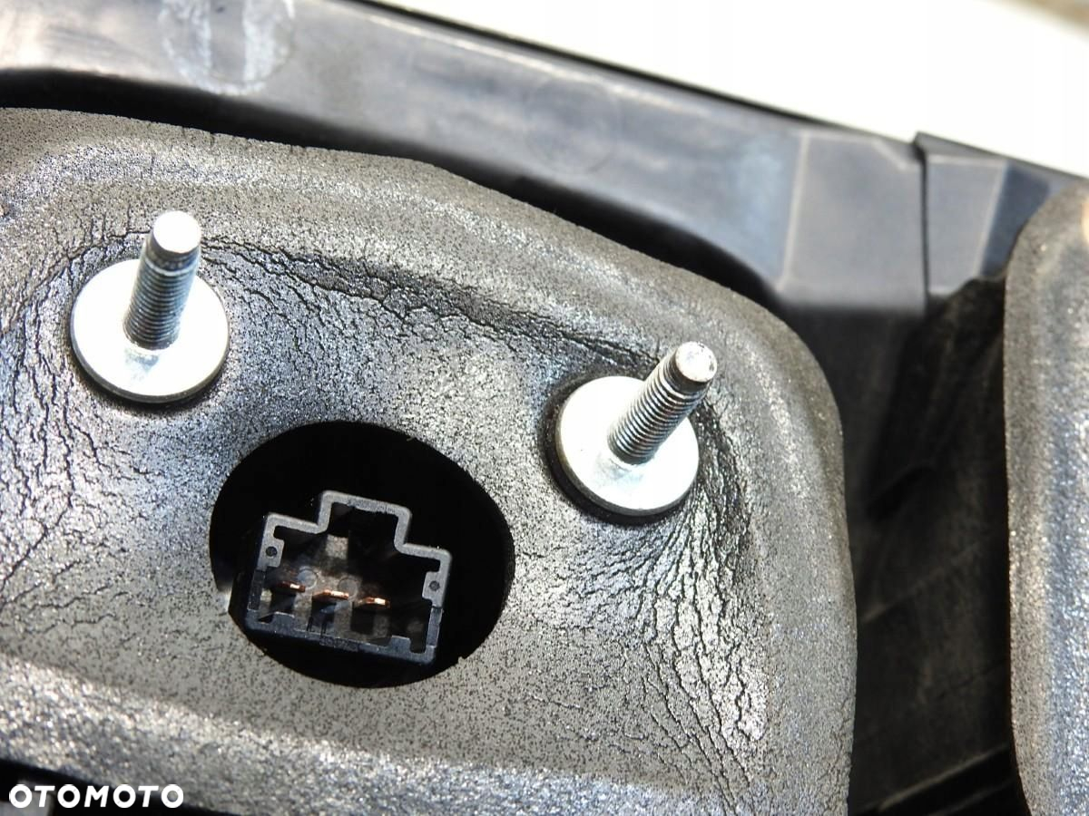 BLENDA KLAPY HONDA CIVIC VIII LIFT HB - 4