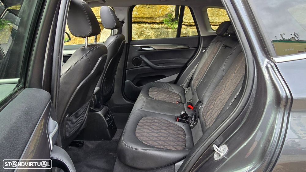 BMW X1 25 e xDrive xLine - 44