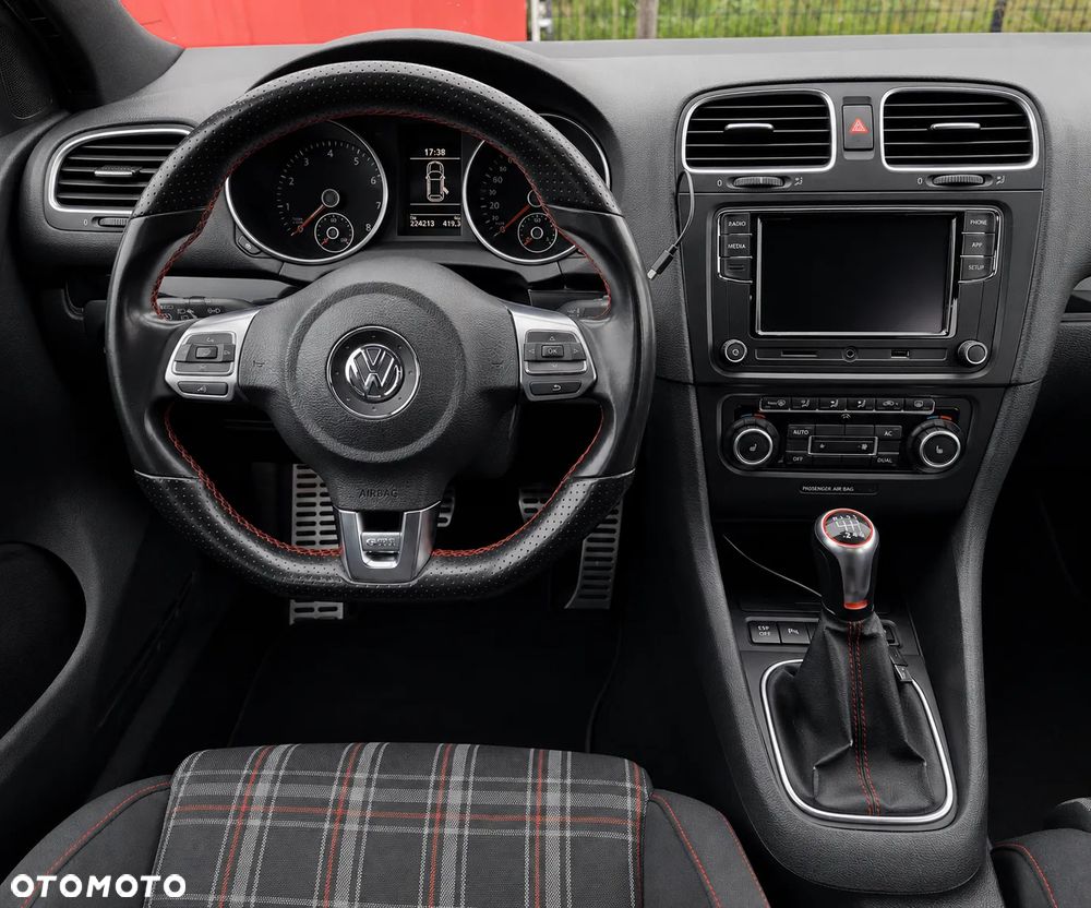 Volkswagen Golf 2.0 GTI - 9