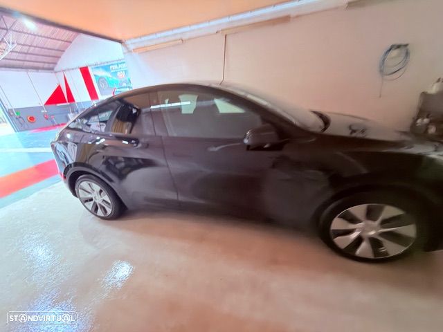 Tesla Model Y RWD - 14