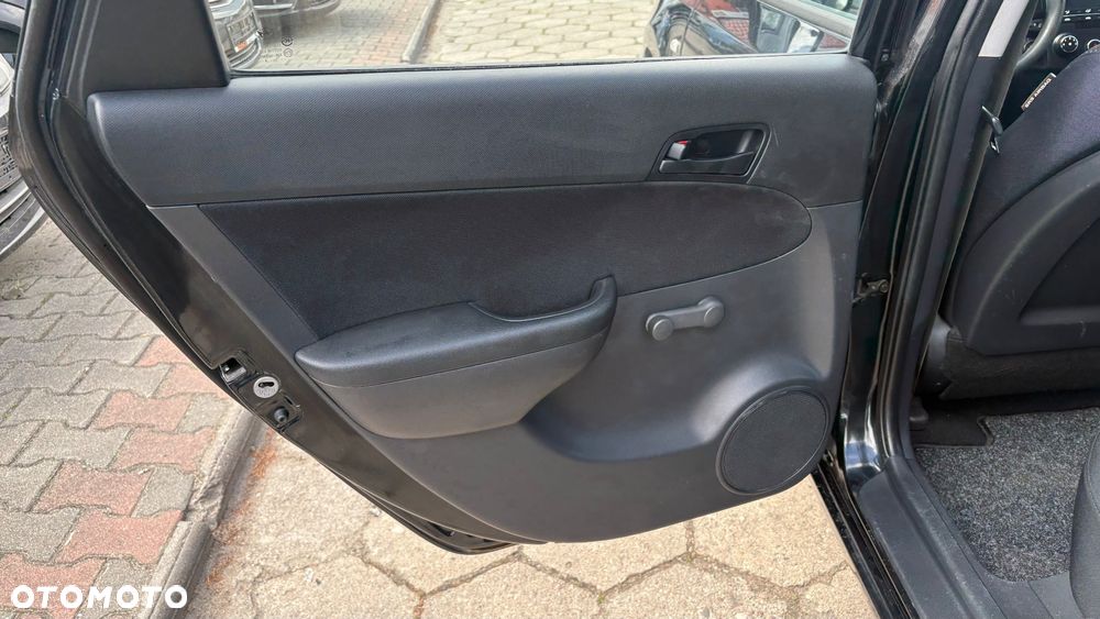 Hyundai i30 1.6 Comfort - 17