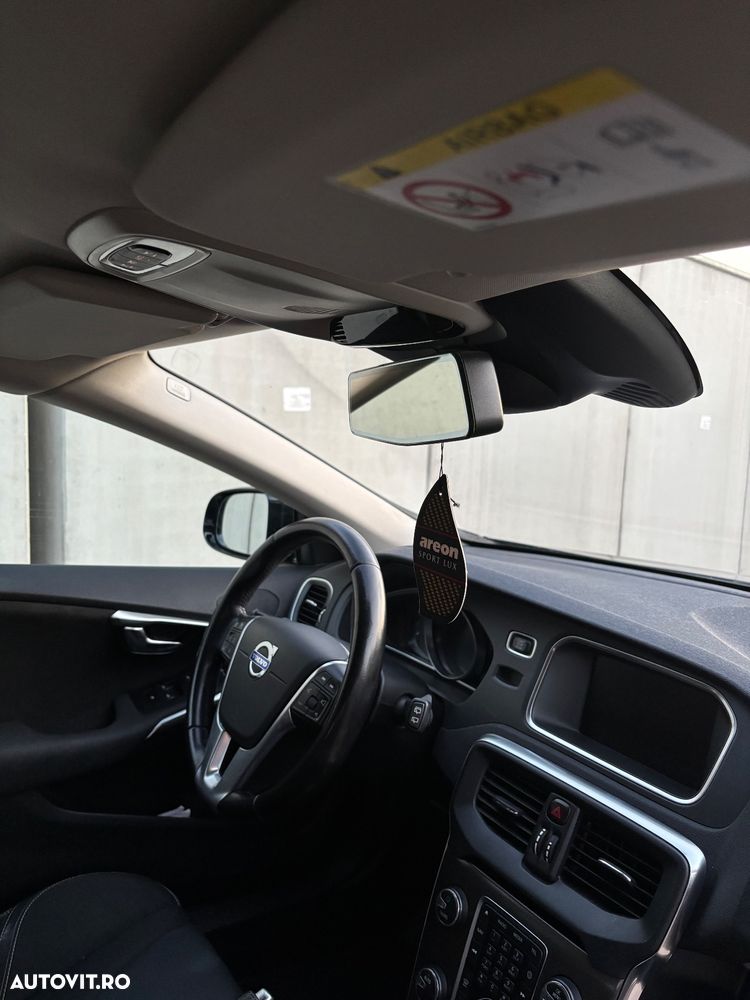 Volvo V40 D4 Momentum - 21