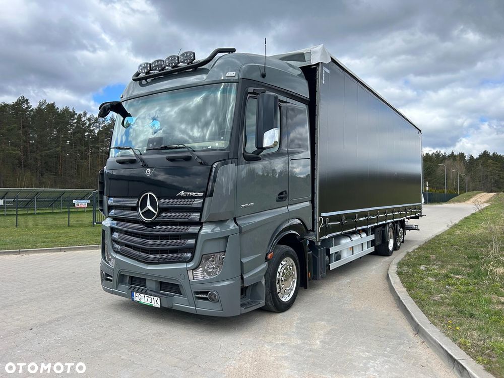 Mercedes-Benz Actros - 4