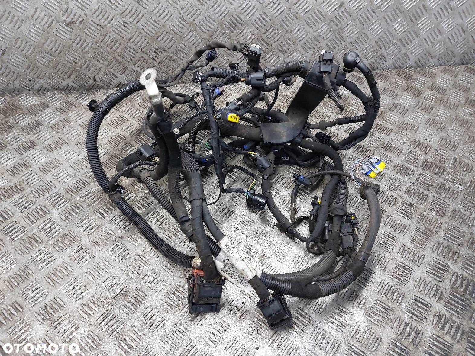 WIĄZKA OKABLOWANIE SILNIKA PEUGEOT 207 I 1.4 16V 8FS 756813880 - 1