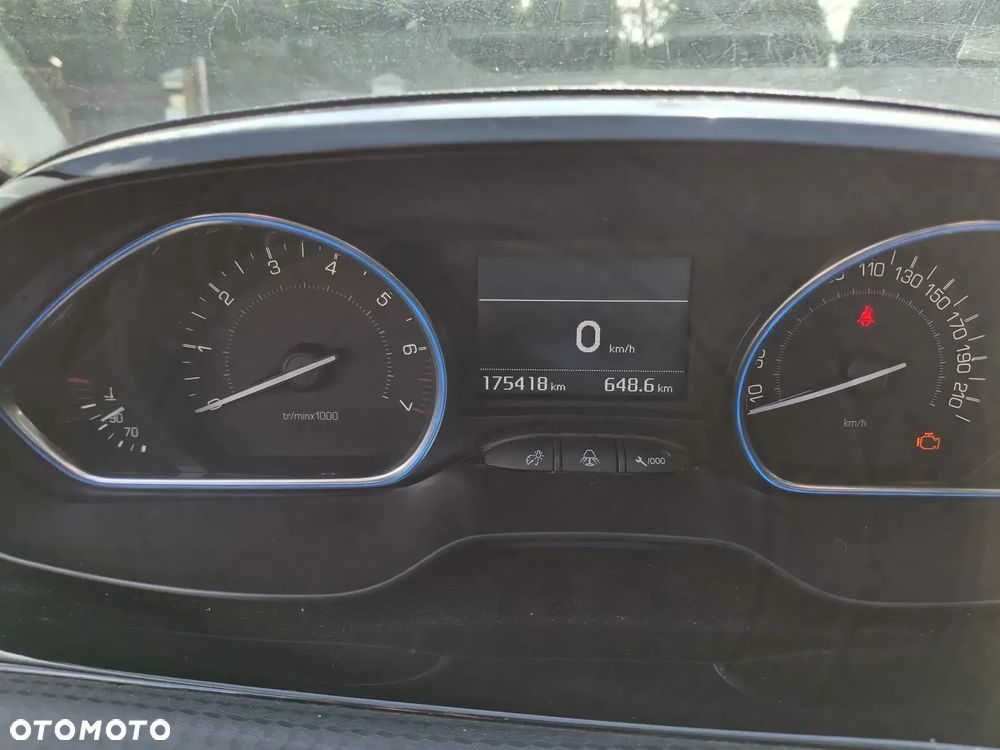 Peugeot 2008 2017 photo 3