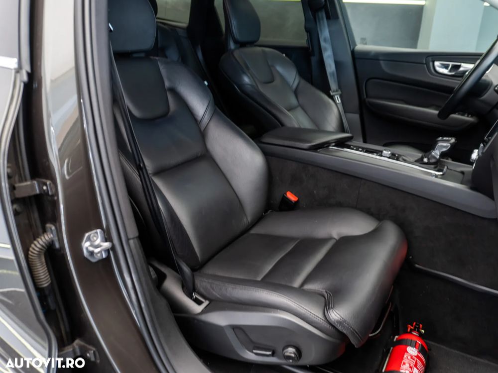 Volvo XC 60 D4 AWD Geartronic Momentum - 8