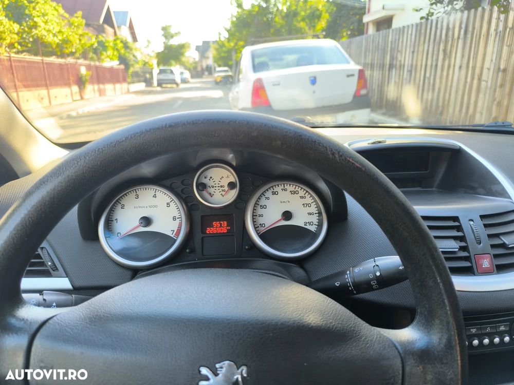 Peugeot 207 1.4 E Active - 11