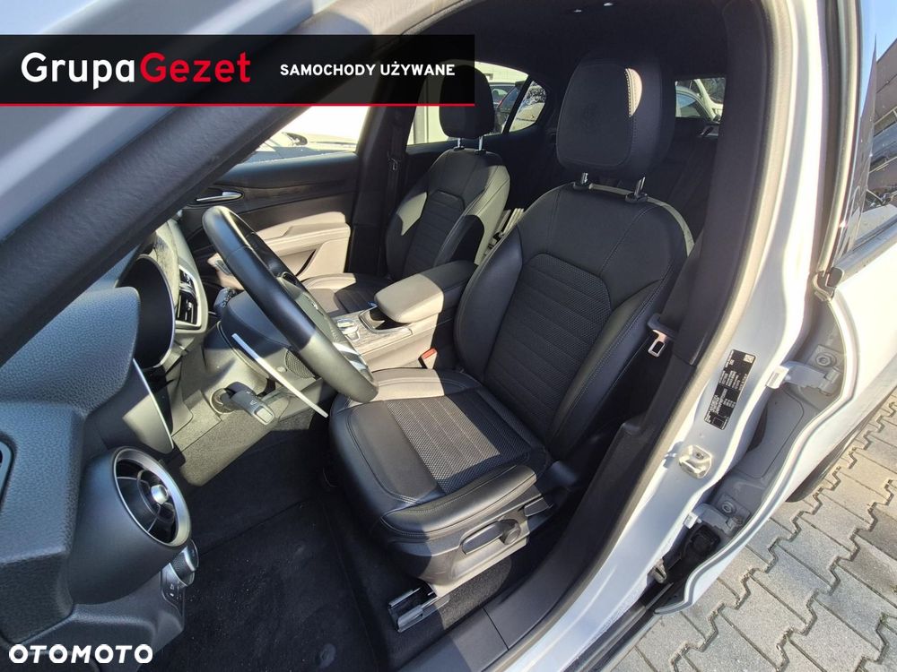 Alfa Romeo Stelvio - 18
