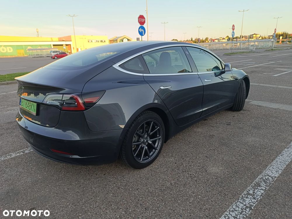 Tesla Model 3 - 19