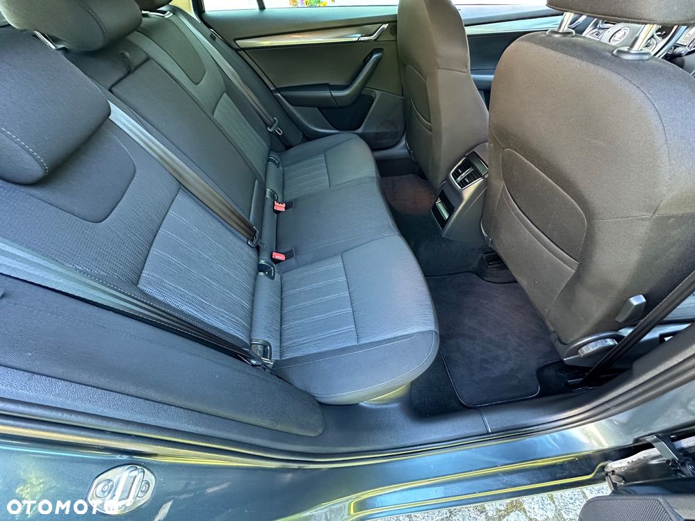 Skoda Octavia 1.8 TSI DSG Style - 20