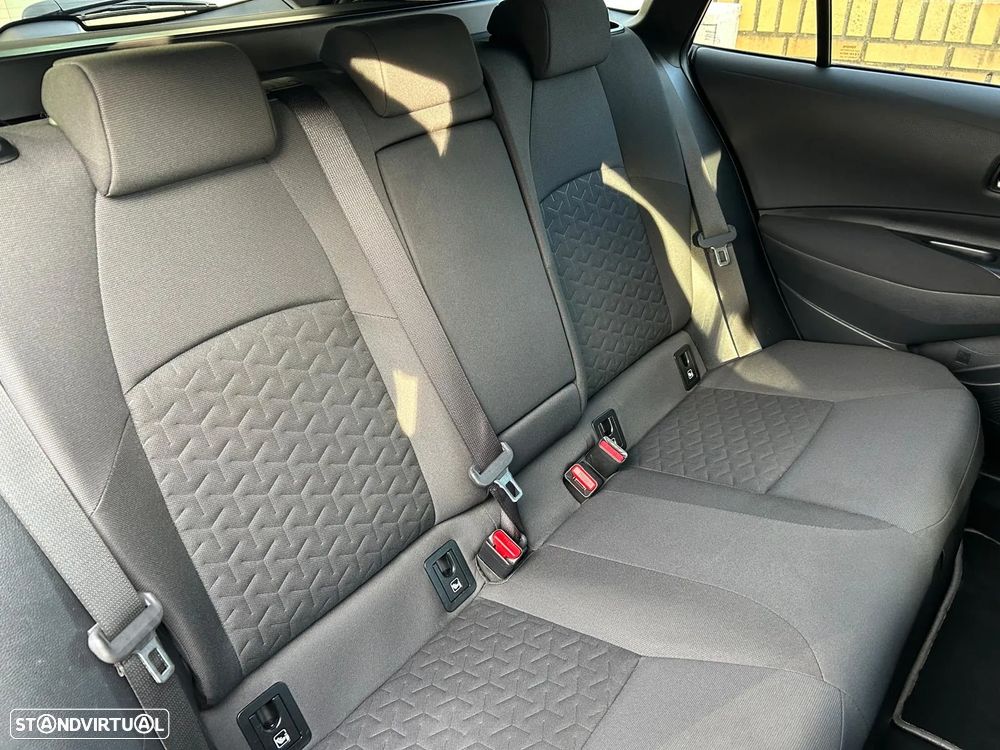 Toyota Corolla Touring Sports 1.8 Hybrid Comfort+P.Sport - 8