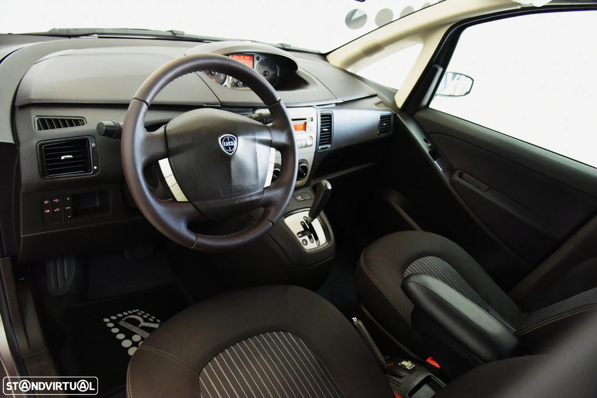 Lancia Musa 1.3 16V M-jet Platino - 13