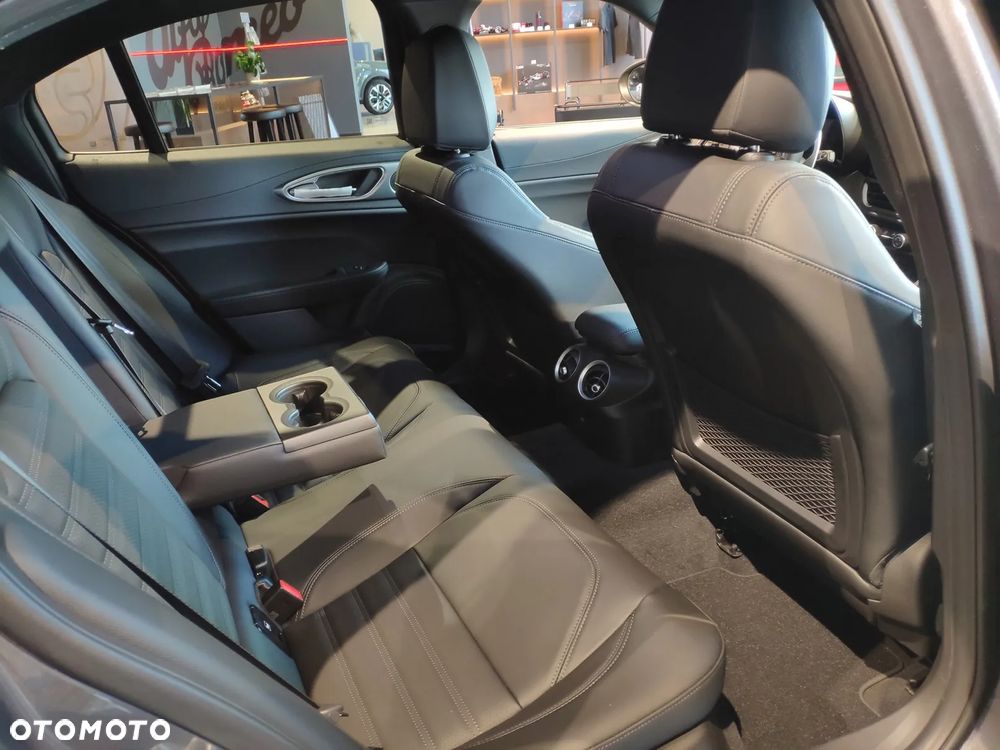 Alfa Romeo Giulia 2.0 Turbo Veloce Q4 - 25