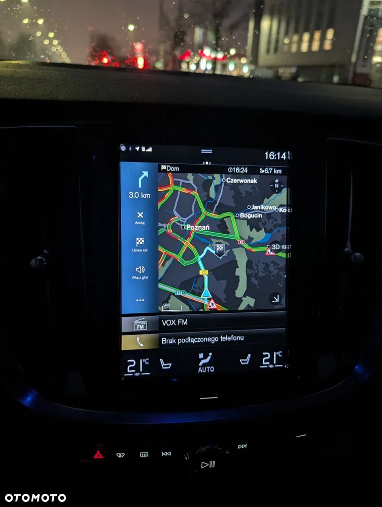 Volvo V60 B4 B R-Design - 8