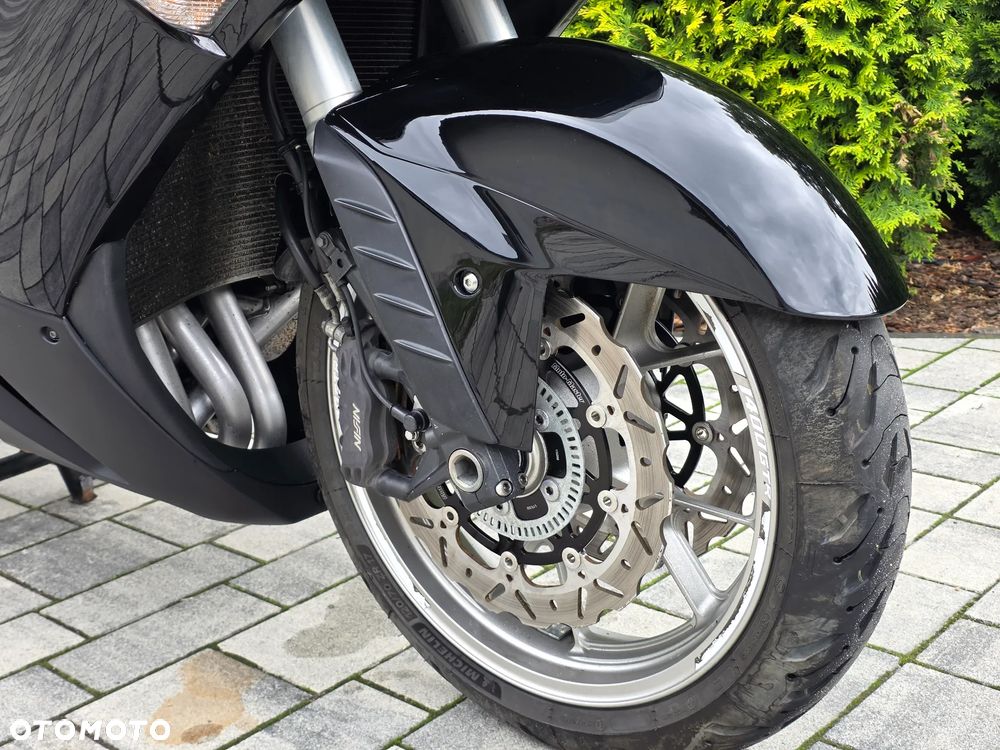 Kawasaki GTR - 6