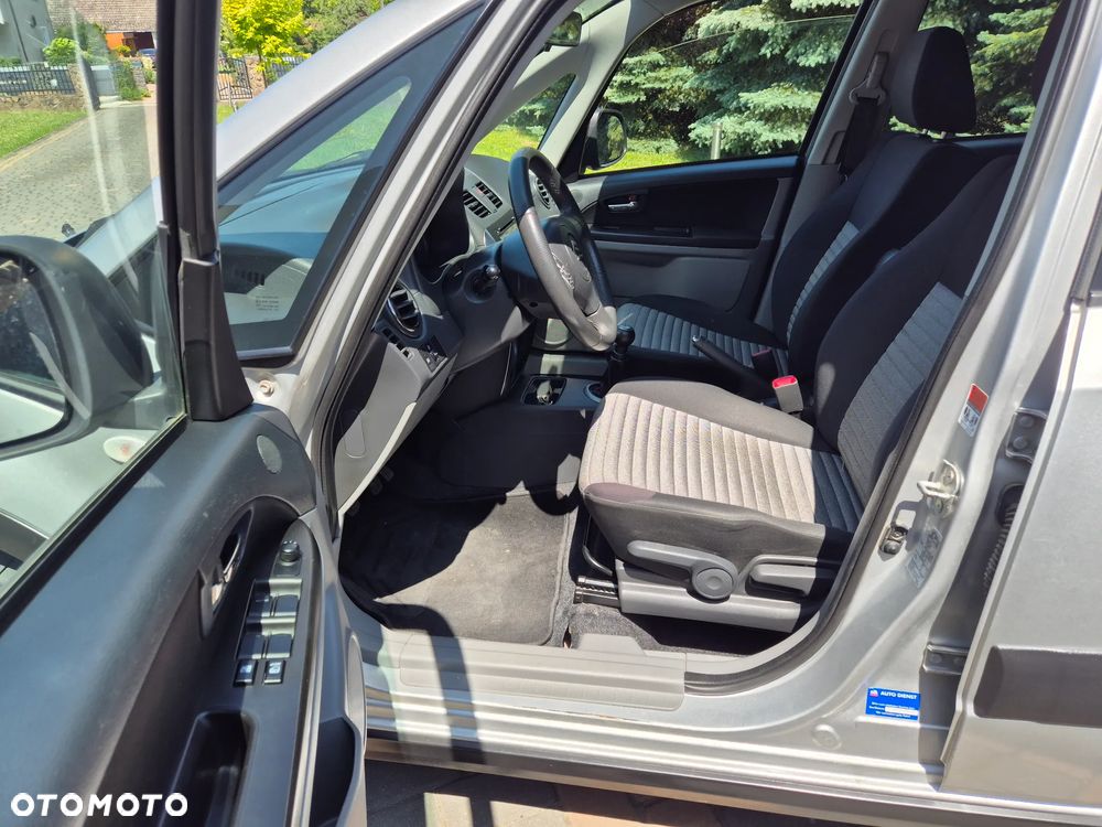 Suzuki SX4 1.6 Comfort Plus 4WD - 10