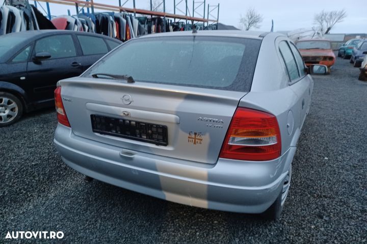 Dezmembrez Opel Astra G [1998 - 2009] Hatchback 5-usi 1.7 DTi MT (75 hp) - 4