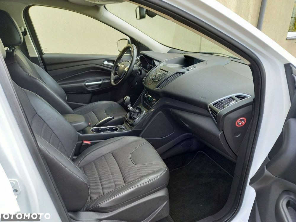 Ford Kuga 1.6 EcoBoost 2x4 Titanium - 18
