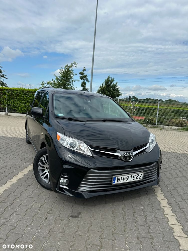 Toyota Sienna - 13