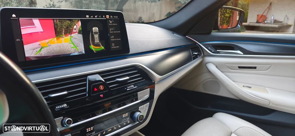 BMW 530 e Pack Desportivo M - 3