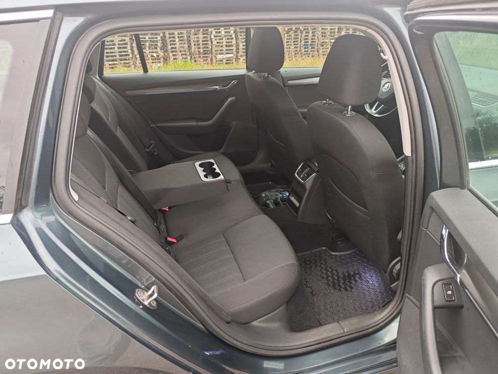 Skoda Octavia ver-2-0-tdi-edition-dsg - 7