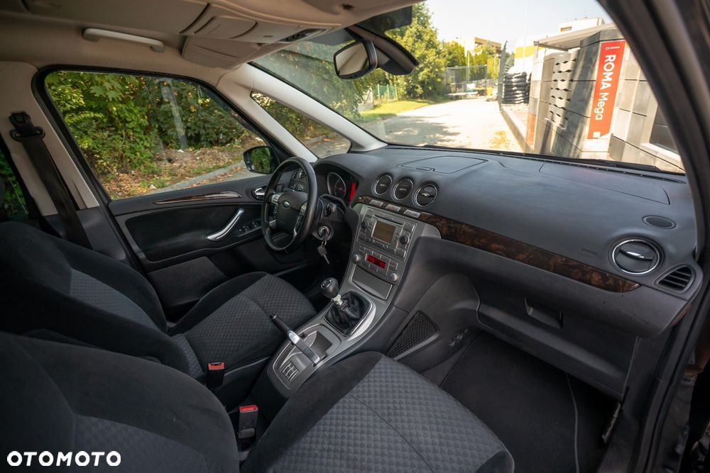 Ford Galaxy 2.0 TDCi Ghia - 19