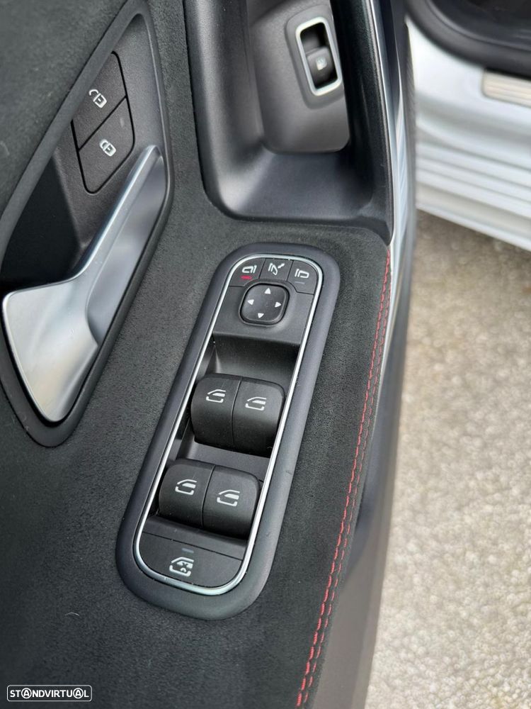 Mercedes-Benz A 250 e AMG Line - 17