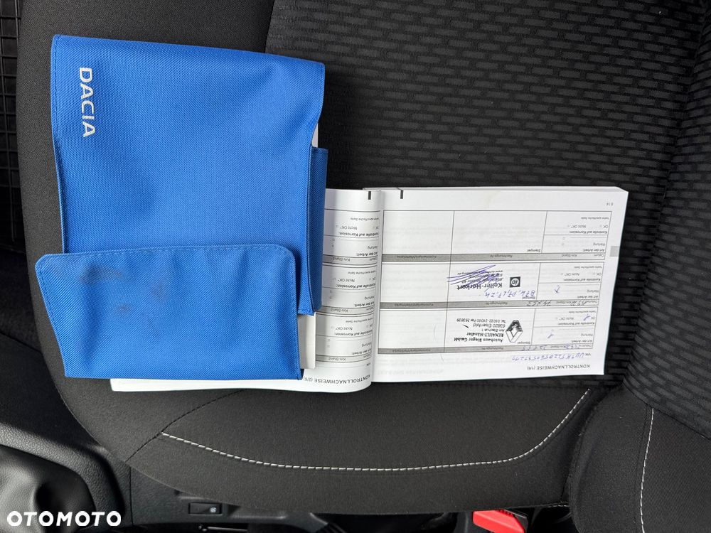 Dacia Logan TCe 90 Celebration - 30