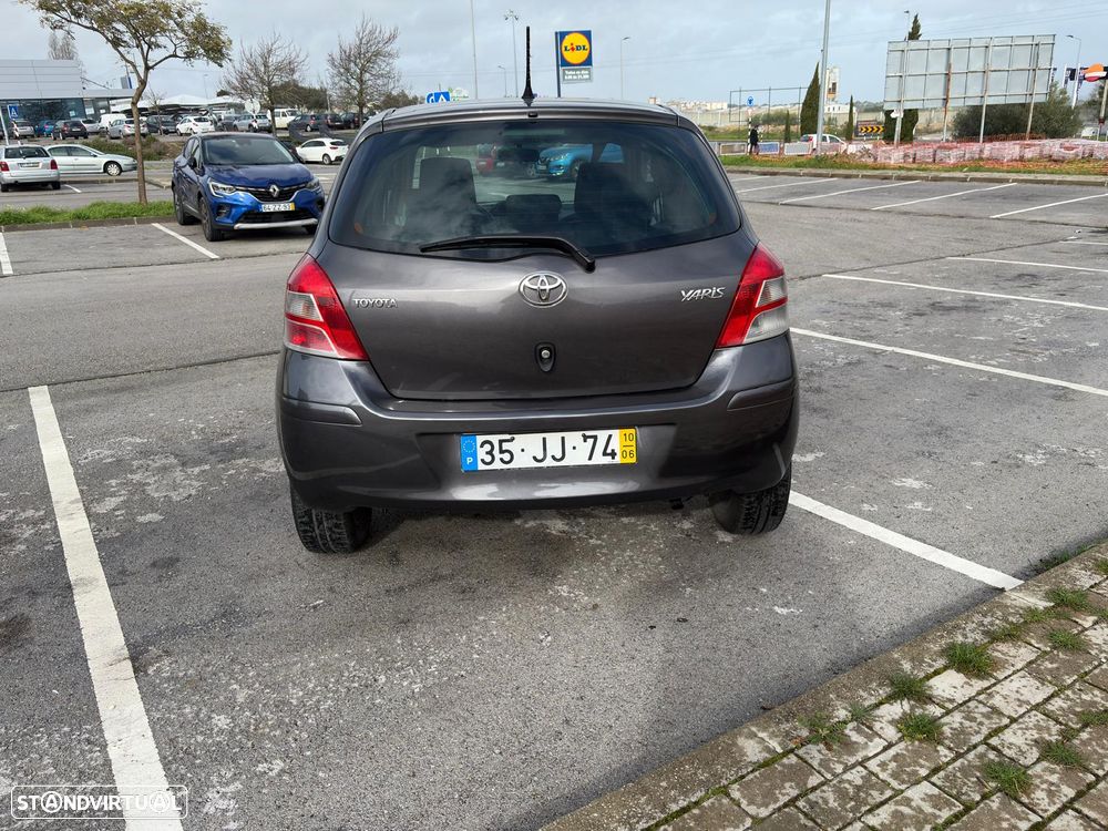 Toyota Yaris 1.0 VVT-i AC Manual - 2