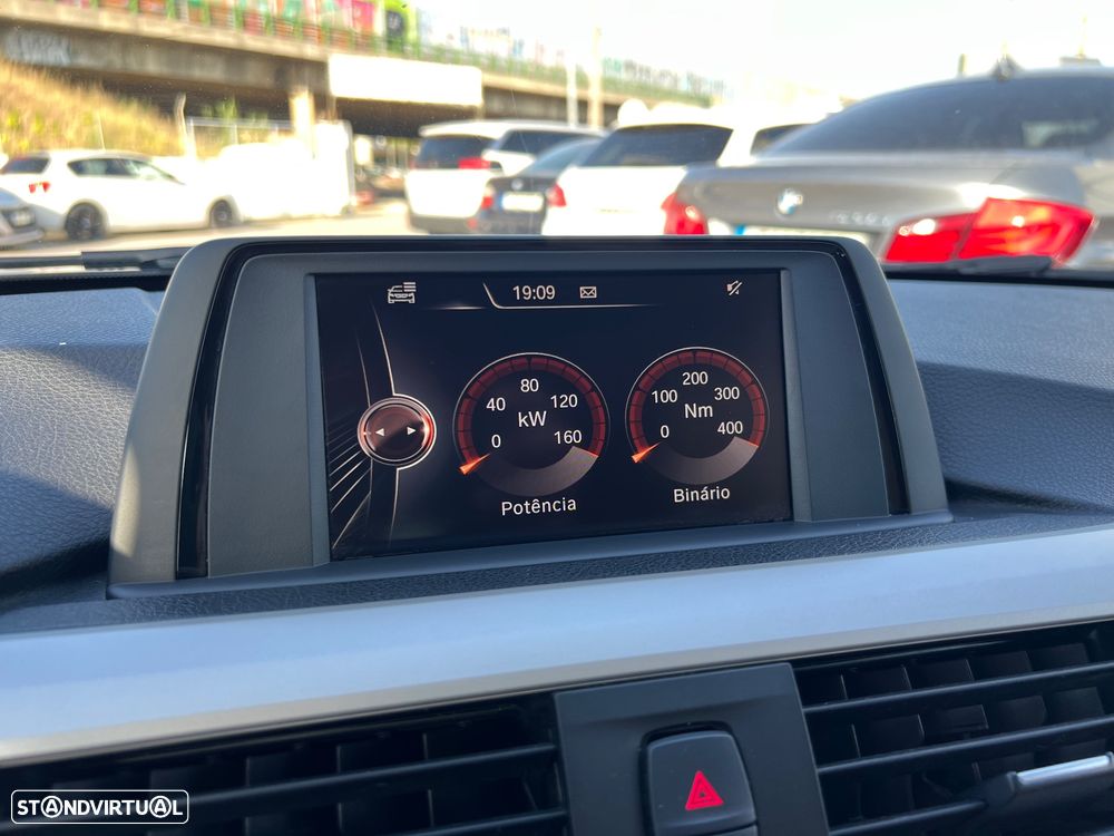 BMW 318 d Touring Auto - 19